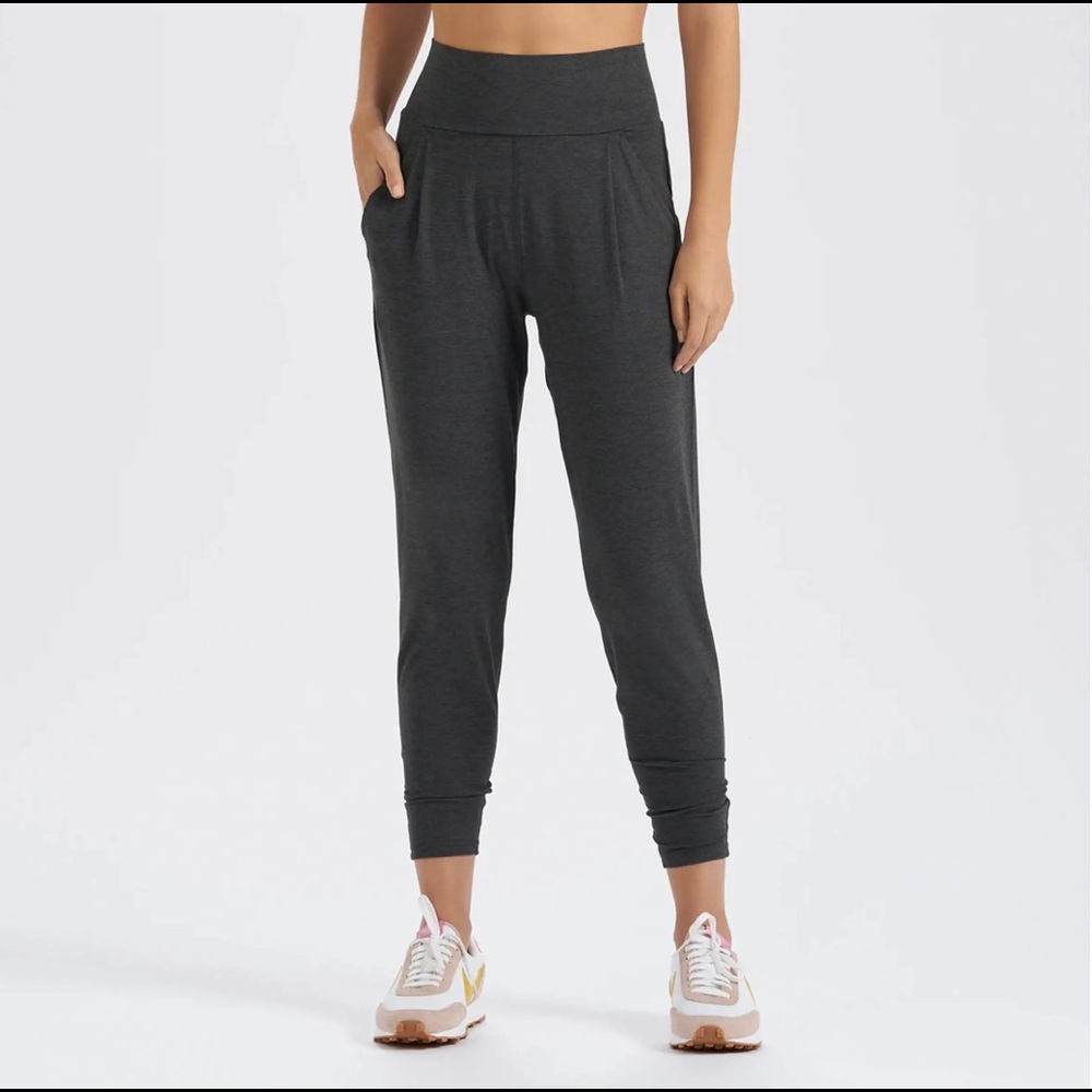 Vuori Lux Harem Pant Size Small Charcoal Heather